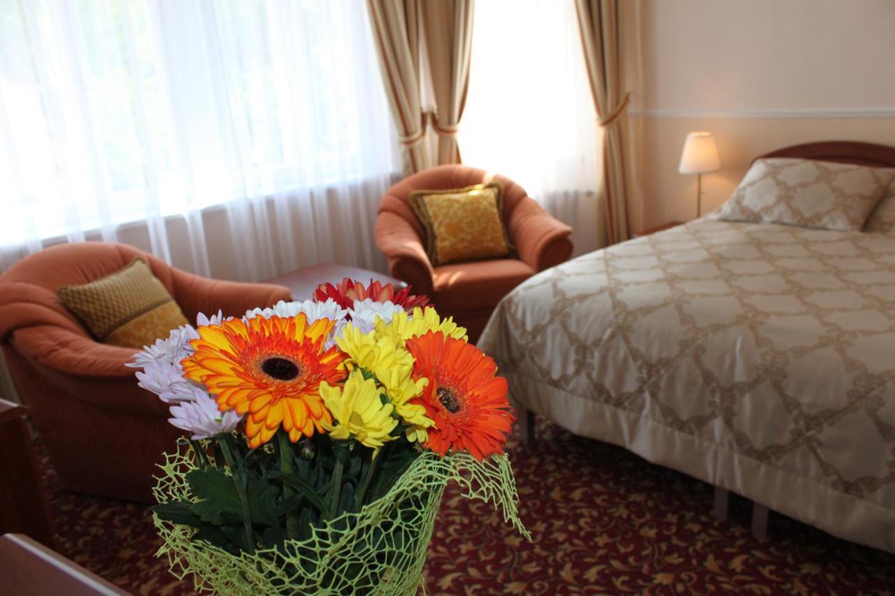 Spa Hotel Purkyne Karlovy Vary Exterior photo